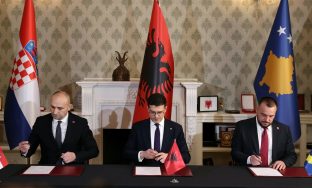 1AE3B3C7-314F-44A4-85C1-8B142F4323FB