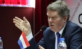 7C659113-F01A-4EE1-AAD5-86EAC9B0D0E3