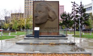 A6BD37B2-42F2-4AF1-907A-8CFB7C285CC1