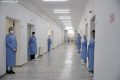 Stafi mjekesor me veshje mbrotjese ne ambientet e Spitalit COVID 3, i cili eshte struktura me e re spitalore, e pershtatur si nje spital karantine me nje kapacitet prej 150 shtreterish, i disponueshem ne rast te nje vale një vale infektimi me koronavirus./r/n/r/nMedical staff in protective clothing on the premises of COVID 3 Hospital, which is the newest hospital structure, adapted as a quarantine hospital with a capacity of 150 beds, available in case of a wave of coronavirus infection.