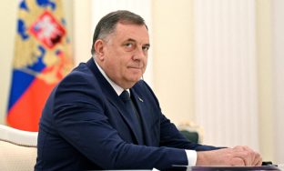 FILE PHOTO: Bosnian Serb leader Milorad Dodik attends a meeting with Russian President Vladimir Putin in Moscow, Russia, May 23, 2023. Sputnik/Alexey Filippov/Pool via REUTERS/File Photo