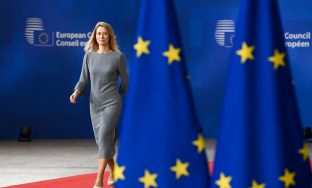 Kallas injoron Kosovën dhe Serbinë – a mund të jetë shkak mungesa e qeverive në këto dy vende