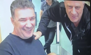 Specialja e shfrytëzon foton që u publikua Ditën e Pavarësisë për t’ia vazhduar paraburgimin Thaçit